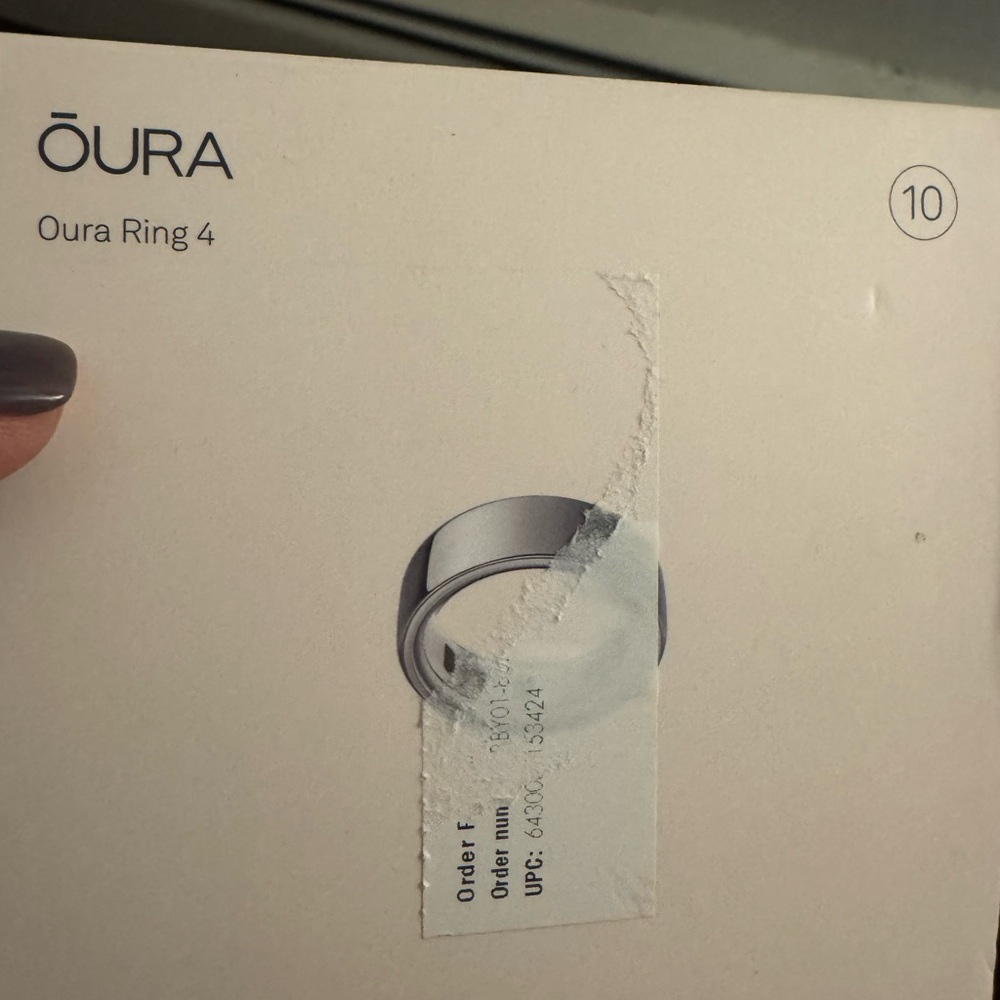 Oura Ring 4 in Elegant Silver size 10